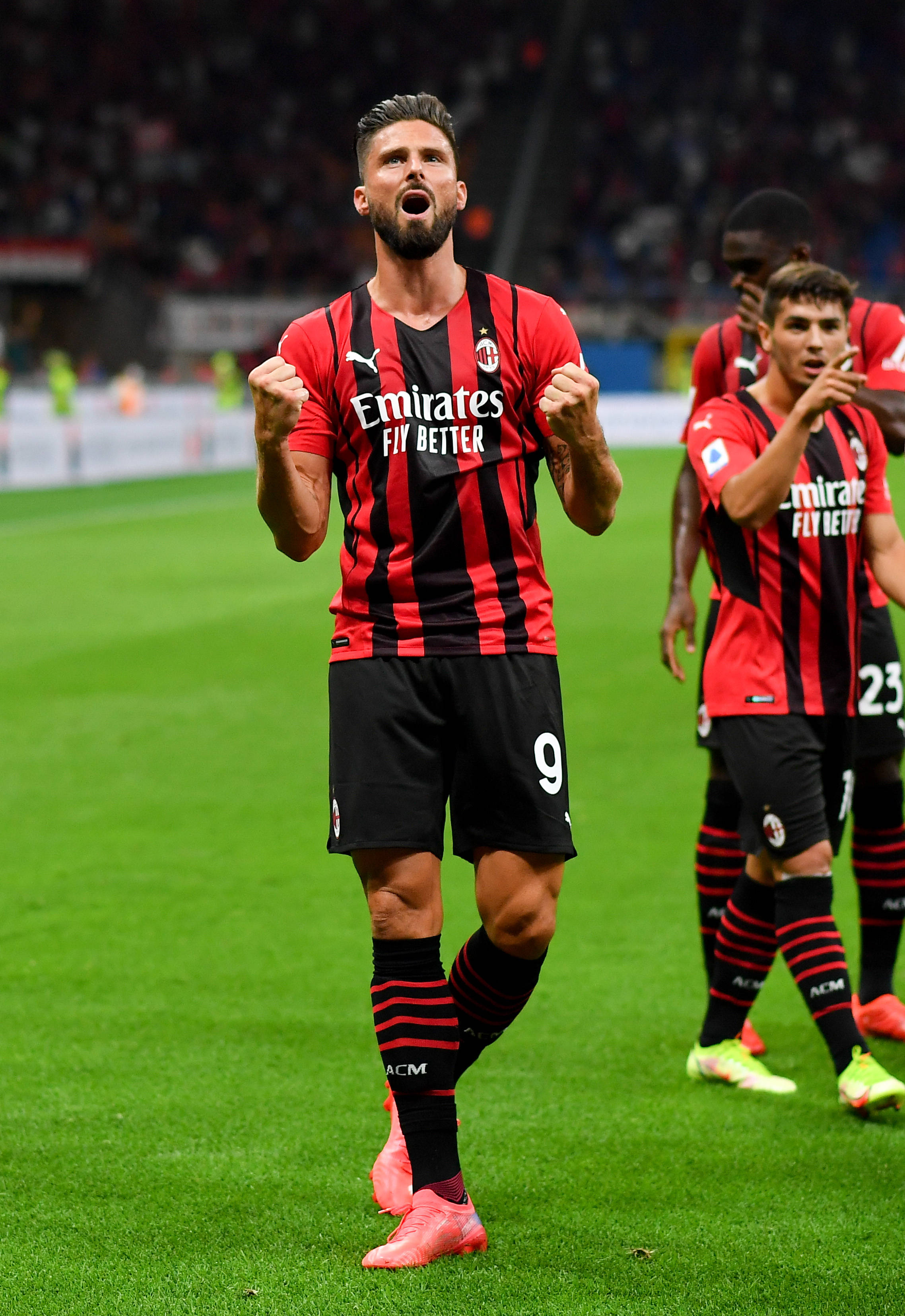 38岁传奇要退役？迈阿密夺冠夜藏悬念！老板亲承苏亚雷斯去留