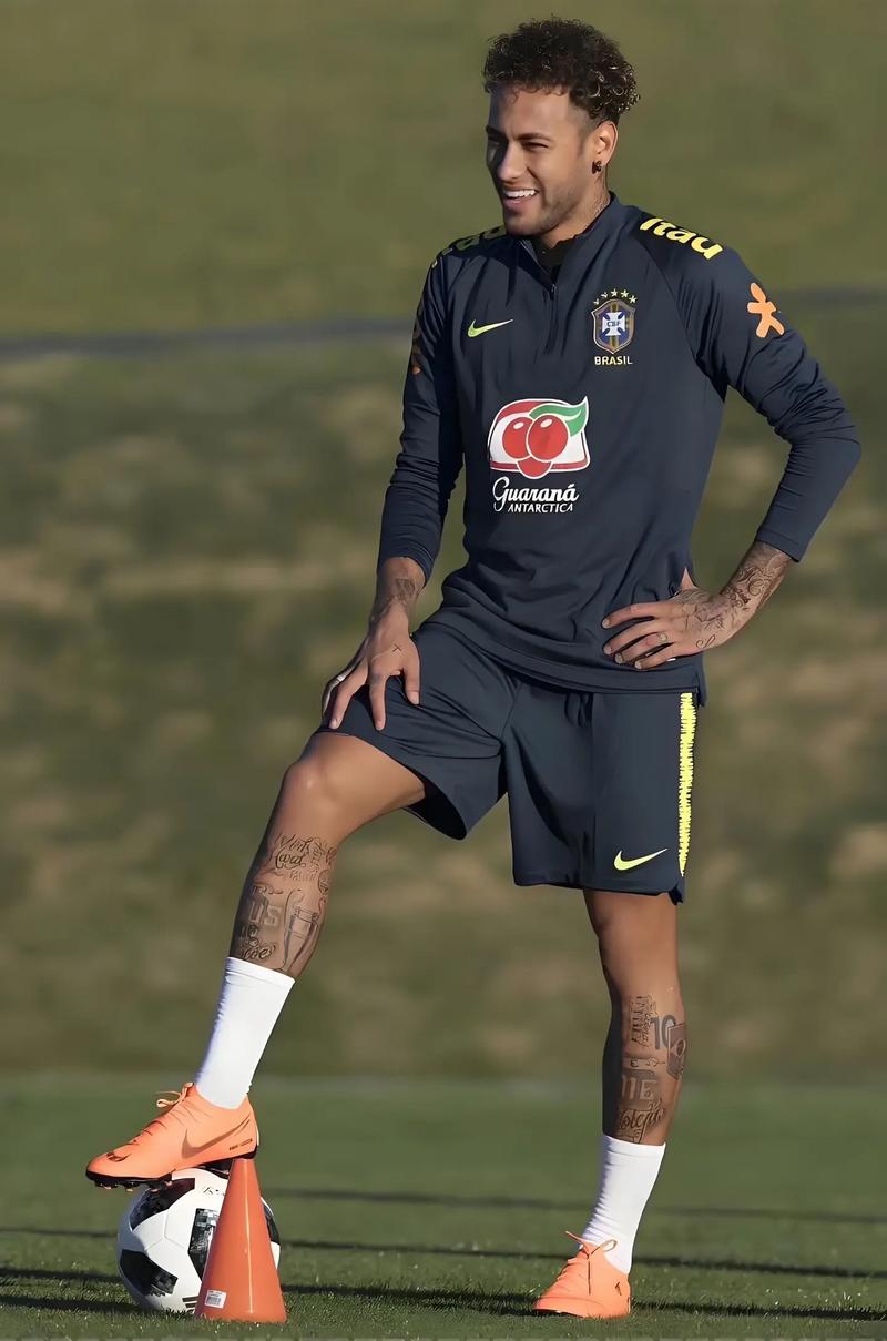 米兰0比1不敌拉齐奥，这场比赛再次证明，米兰需要一个中锋